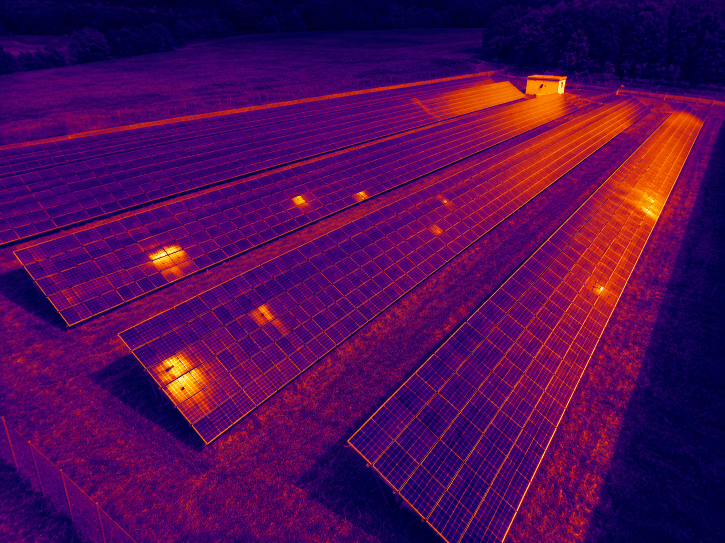 Termovízna inšpekcia fotovoltaických elektrární: Čo dokáže odhaliť a kedy je najvhodnejší čas na jej vykonanie?